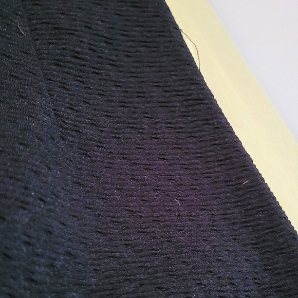 ๐ Textured Dynamite Pencil Skirt - Picture 5 of 5